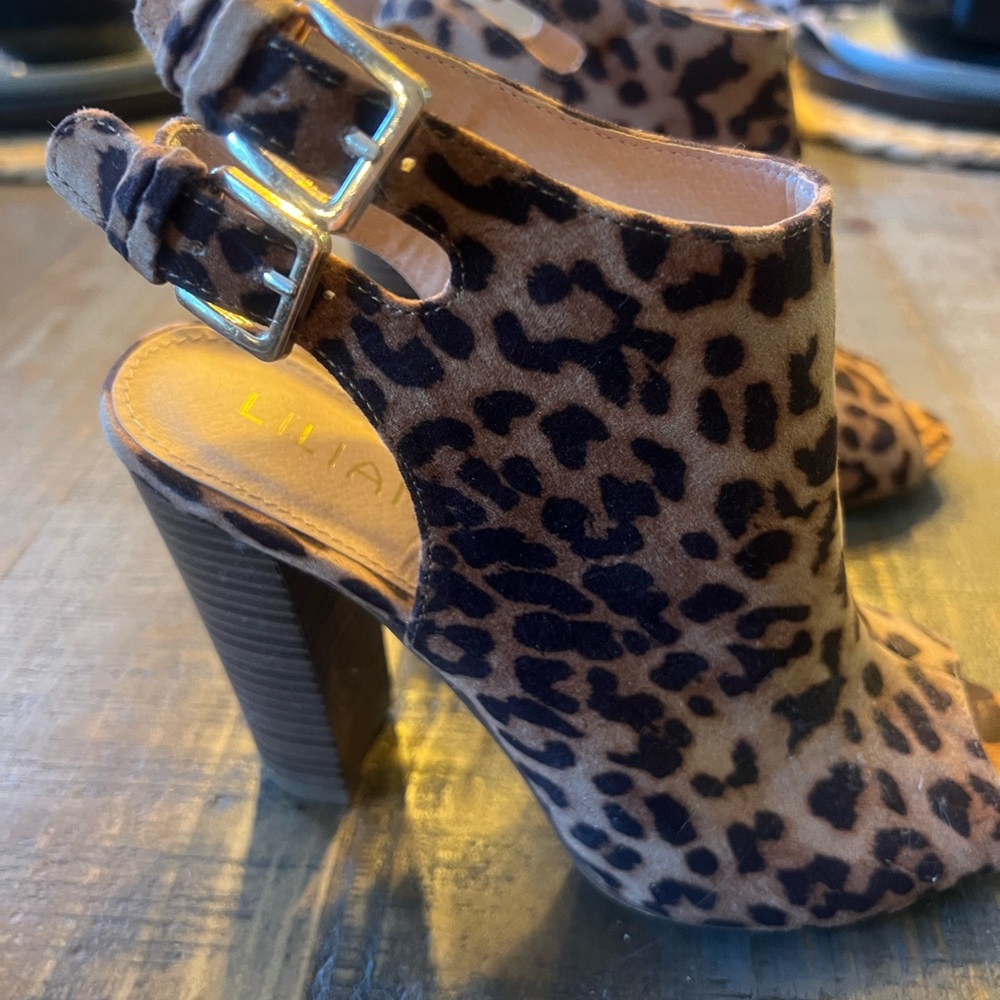 Liliana Brown and Black Heels with Chunky Heel